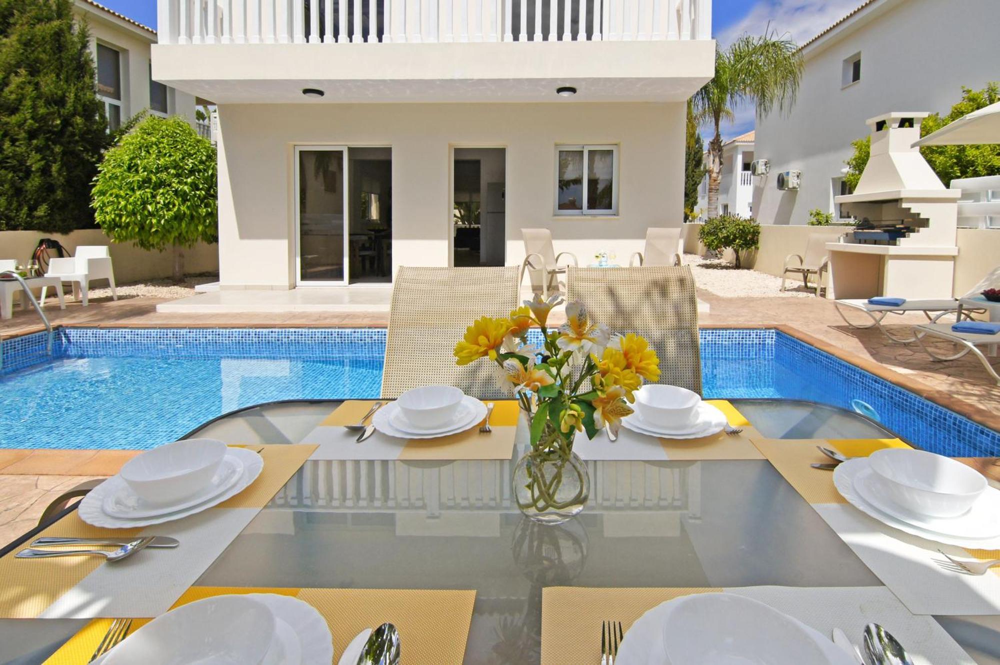 Nissi Sapphire Vakantiehuis *